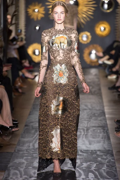 Look 1